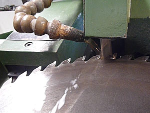Sharpening a saw blade